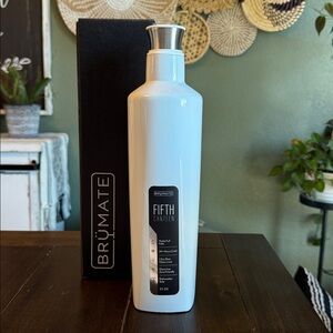Brumate Fifth 25oz Liquor canteen in Ice White! New!